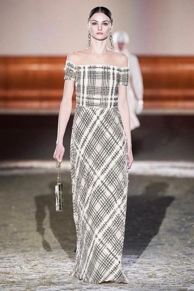 Paula Cioltean show Elisabetta Franchi Milan FW2021